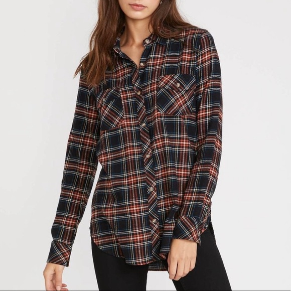 Volcom Tops - Volcom long sleeve plaid flannel button up shirt size small